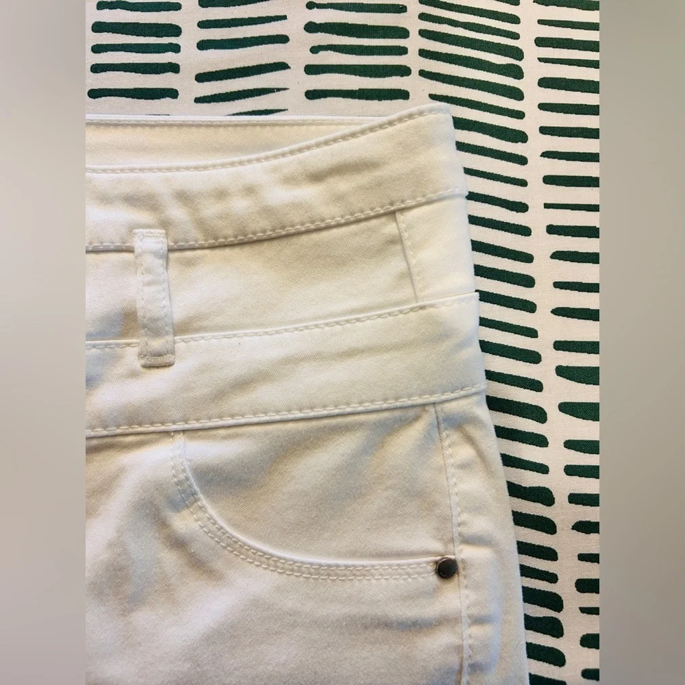 Size 8 • Refuge High-Rise White Skinny Jeans – Triple Button Detail - Picture 5 of 7